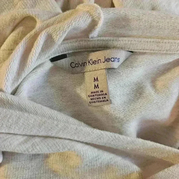Calvin Klein Jeans Women's Hoodie - Stylish and Comfortable - Picture 4 of 5